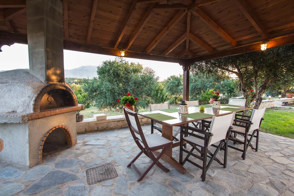Villa Manoutsio Episkopi  ภายนอก รูปภาพ